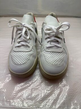 Veja Women's White Sneakers with Light Gray Suede Trim